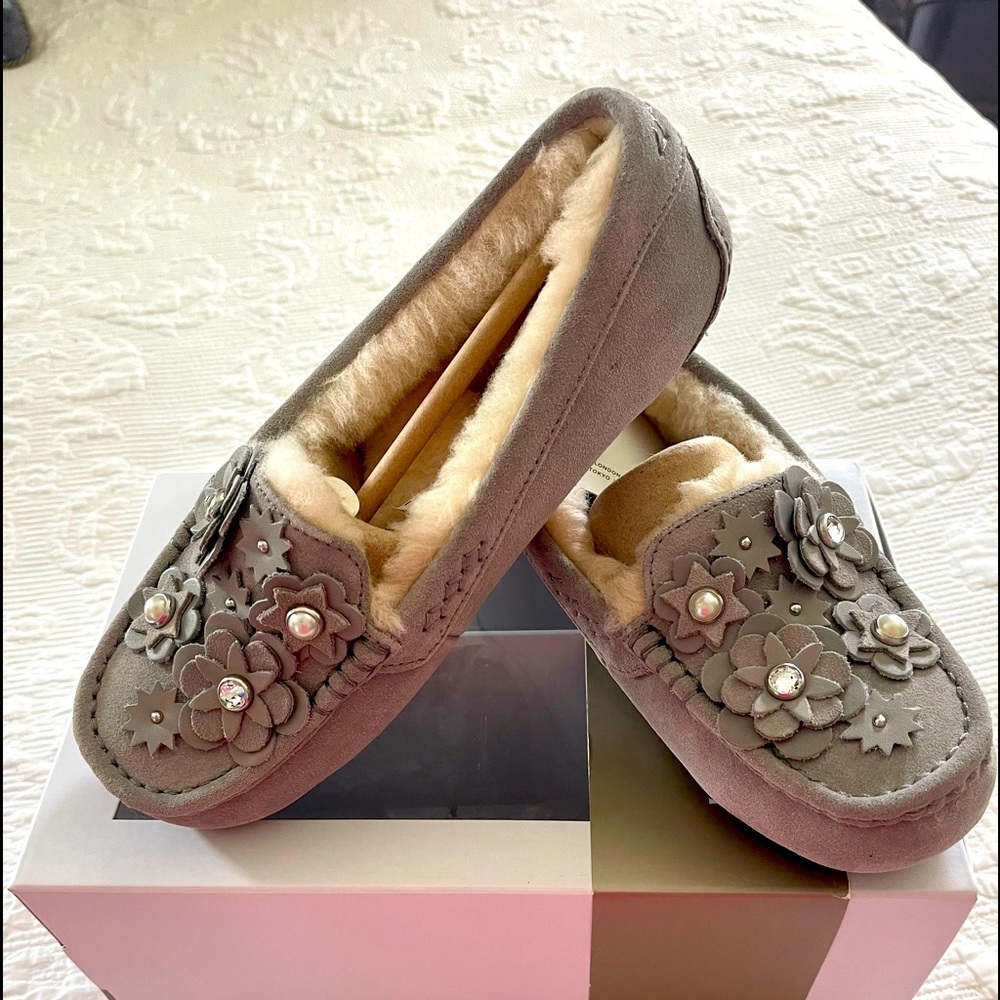 UGG Ansley Petal Indoor/Outdoor Slipper